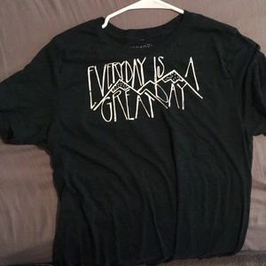 Medium sized everydaypro shirt